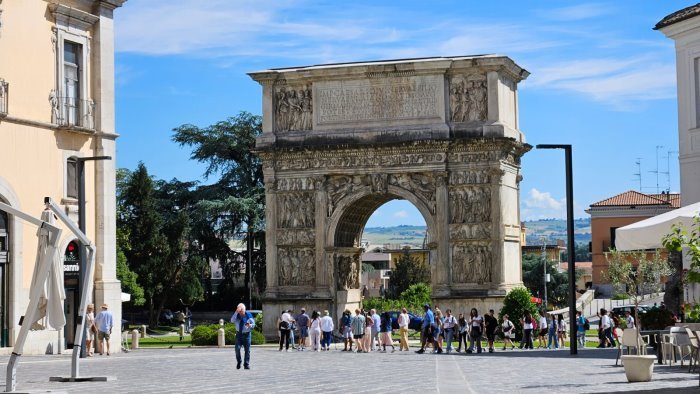 club per l unesco di benevento riconoscimento via appia punto di partenza