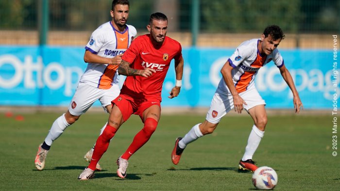 due reti del benevento al roma city le foto dell amichevole