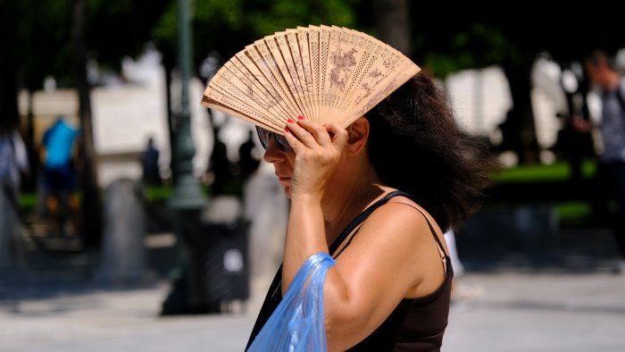 il caldo africano non da tregua allerta meteo prorogata fino a sabato