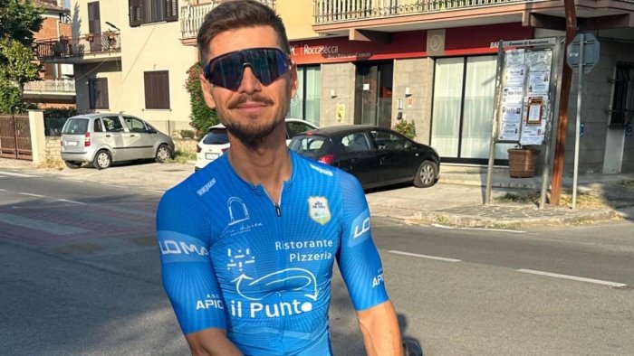 carlo morto a 37 anni la passione per il volo e la bici domenica l ultima gara