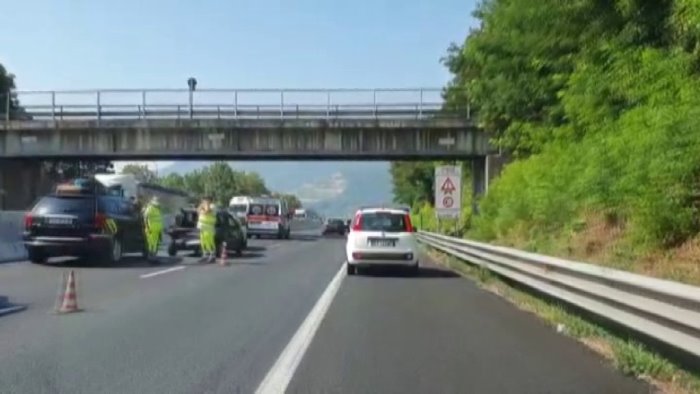 baronissi tamponamento in autostrada traffico in tilt