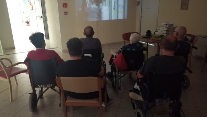 il cinema come terapia lenitiva di confronto e di svago