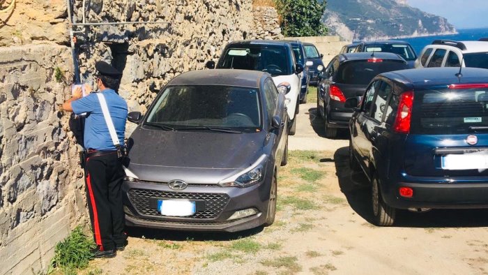 ravello parcheggio abusivo in cortile denunciati 2 fratelli