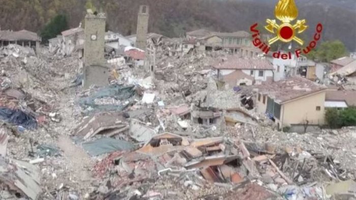 4 anniversario terremoto centro italia lentezza e ritardi