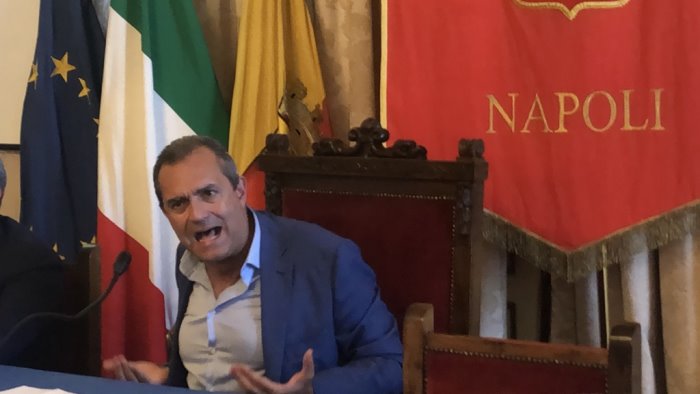 de magistris il lanciafiamme di de luca non ha funzionato