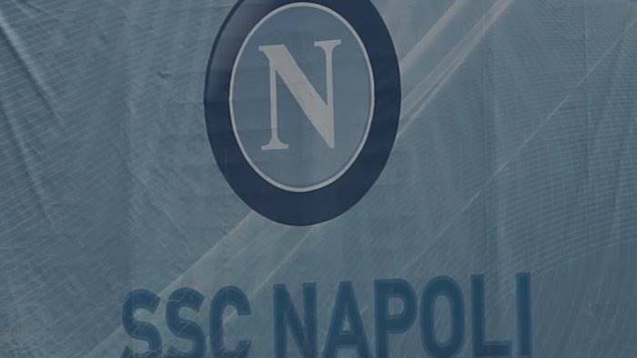 napoli osimhen regala spettacolo nel primo test