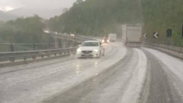 maltempo temporali e raffiche di vento e allerta in irpinia