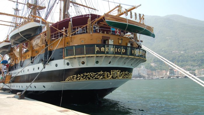 l amerigo vespucci torna a castellammare dove fu varata