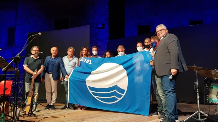 agropoli consegnata la bandiera blu 2021