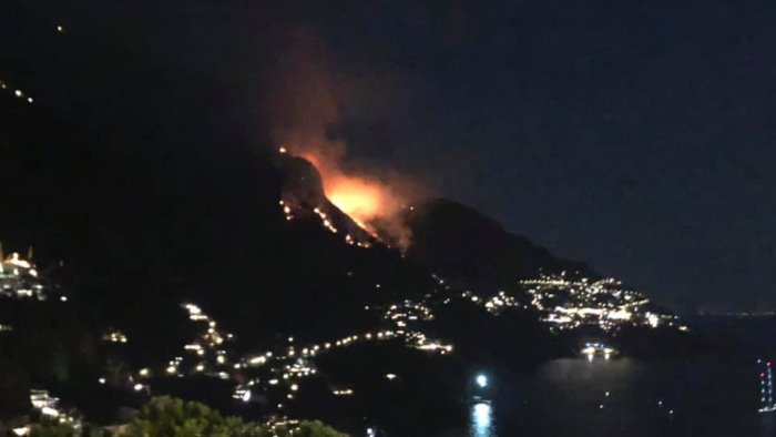 rischio incendi nel salernitano focus in prefettura ecco il piano