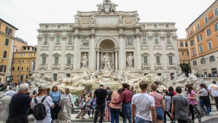 turismo ad agosto in vacanza 13 milioni di italiani