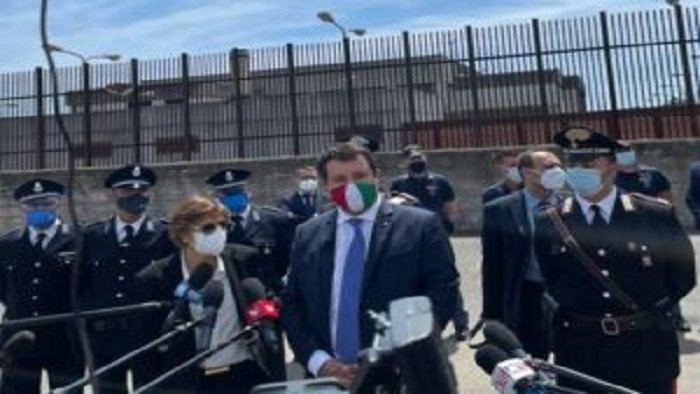 gregoretti per il gup di catania salvini ha agito secondo le norme