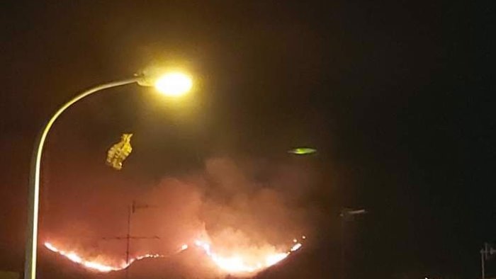 incendio sul monte tifata nel casertano borrelli danni ingenti e allarme