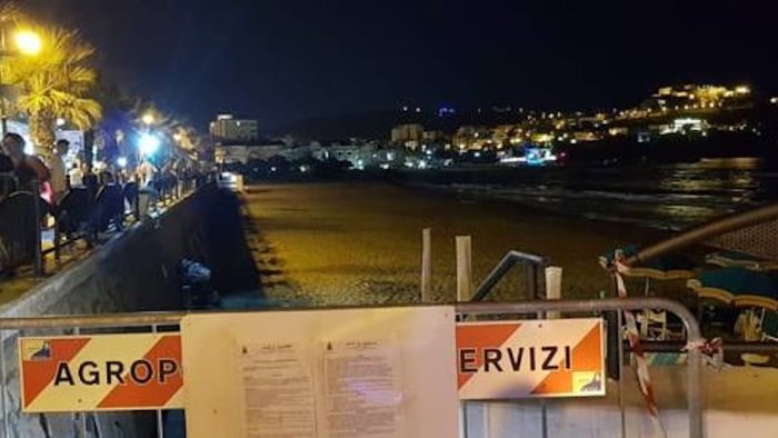 niente falo e bivacchi in spiaggia ad agropoli per i furbi multe da 500 euro