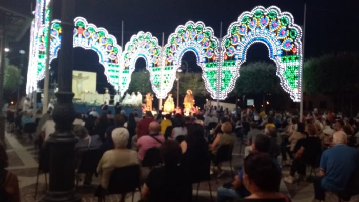 festone di grottaminarda le messe saranno celebrate in piazza