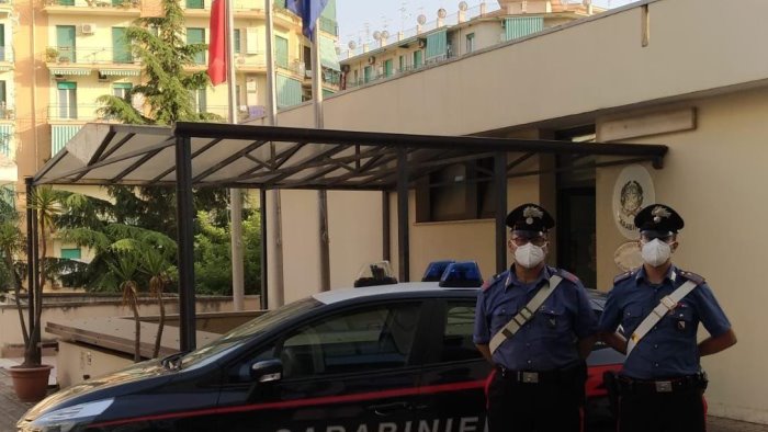 salerno botte all autista del bus preso l aggressore