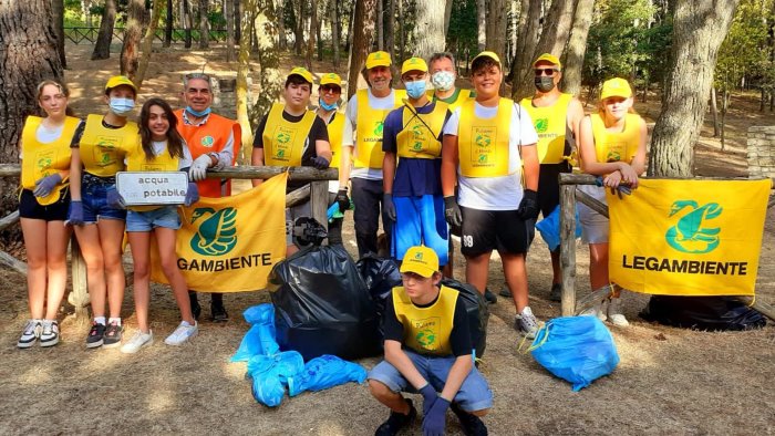 una piccola brigata internazionale in difesa dell ambiente a montaguto