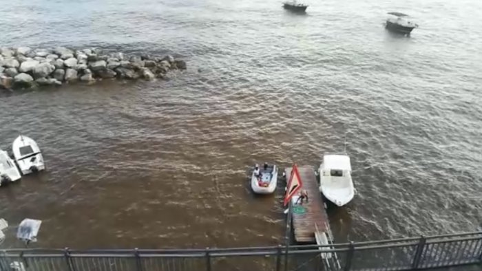 maltempo in costiera suonano le sirene d allarme ad atrani