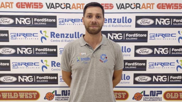 cestistica virtus arechi cirillo e il coach della squadra per la serie c silver