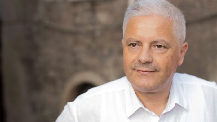 aiello del sabato questa sera la diretta facebook del candidato sindaco candido