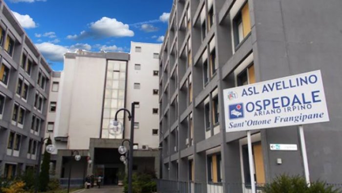 bomboletta di gas per condizionatori esplode 25enne ferito in ospedale