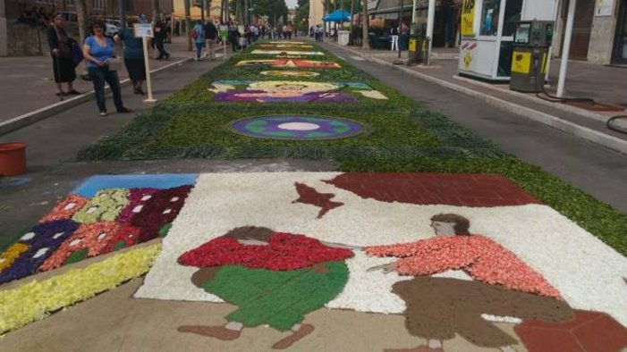 al via la mostra permanente dell infiorata di paduli