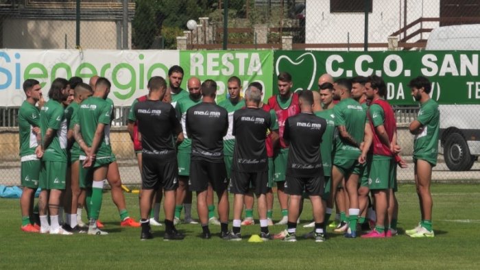 ternana avellino esclusi dai convocati due biancoverdi fuori dal progetto