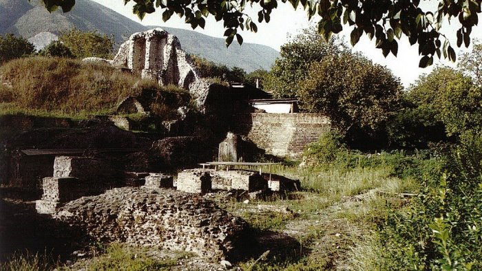 nuceria alfaterna al via operazioni di restauro del teatro ellenistico romano