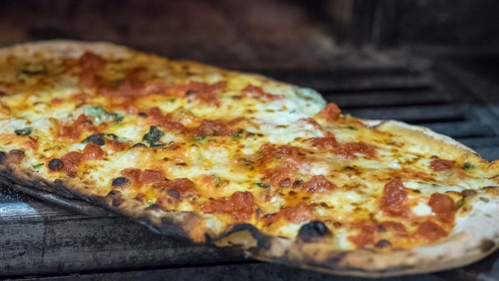 ritorna pizza a vico la kermesse gastronomica dedicata alla pizza di qualita