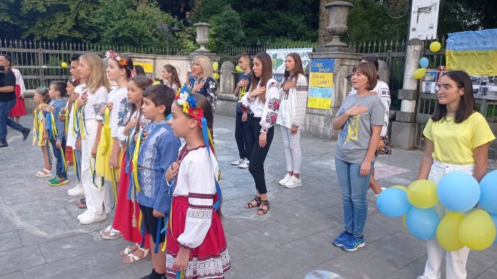 ucraina il triste anniversario avellino urla subito la pace