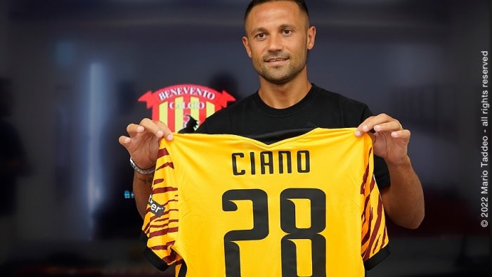 benevento ufficiale ciano e giallorosso insigne al frosinone