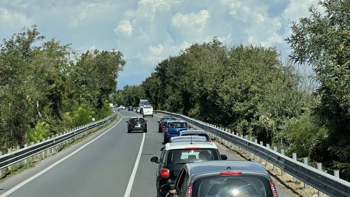 cilento e cominciato il controesodo auto in coda sulla statale 18