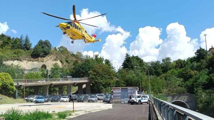 corsa contro il tempo per salvare una donna giunta in codice rosso al frangipane