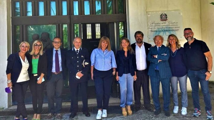 un solo medico per 233 detenuti nel carcere di ariano e niente specialisti