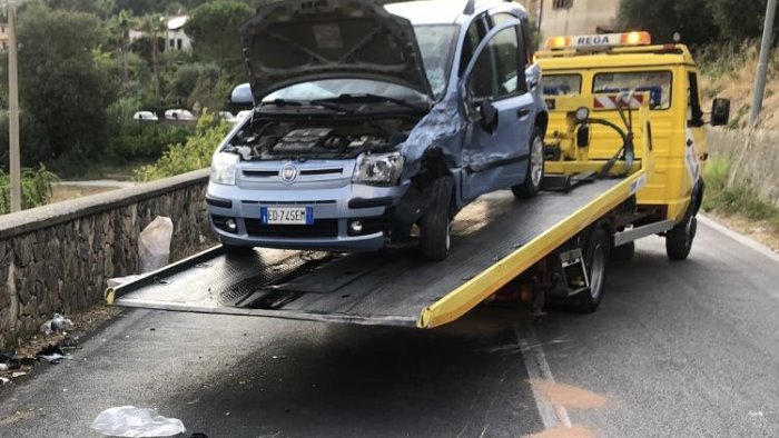 incidente sulla via del mare il bilancio e di tre feriti