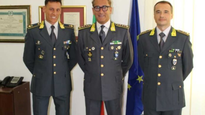 guardia di finanza saluta iannuzzo arriva pirrera