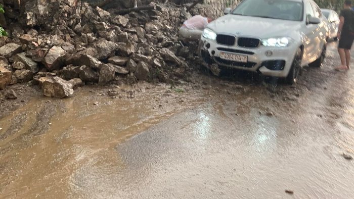 bomba d acqua sulla penisola sorrentina frana sulla statale 145 a montechiaro