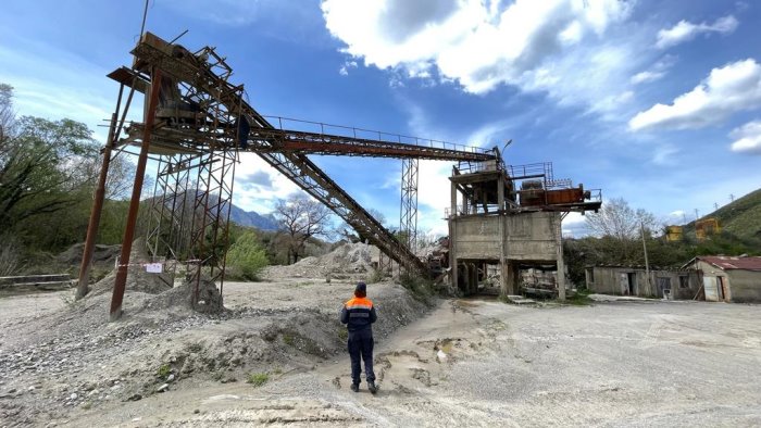 danneggiamento fiume bussento nuovo sequestro per un impianto di calcestruzzo