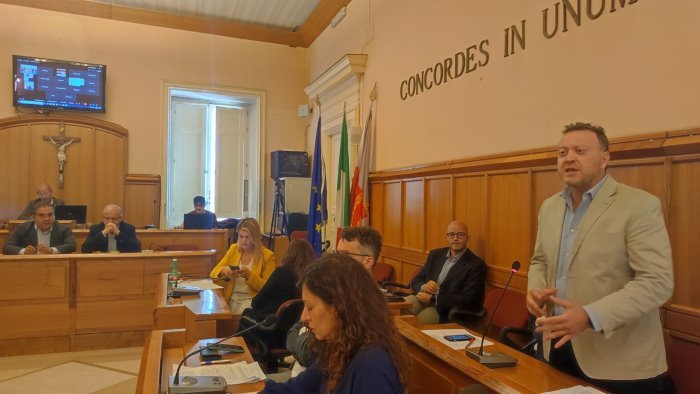 scuole chiuse per lavori l opposizione chiede cronoprogrammi dei trasferimenti