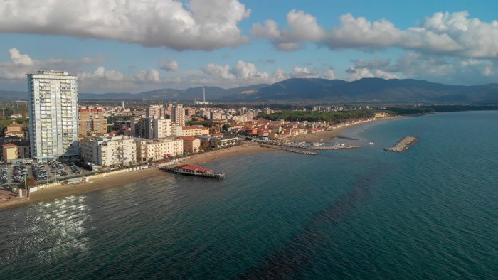 affitta una casa al mare a follonica fa il bonifico ma era una truffa