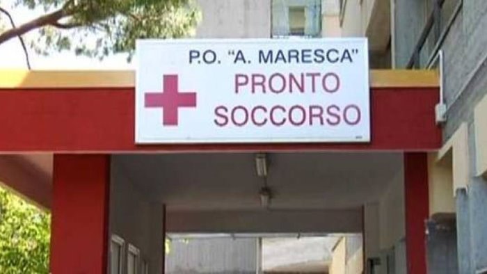 accoltellato per sei volte alla schiena a ercolano devasta l ospedale maresca