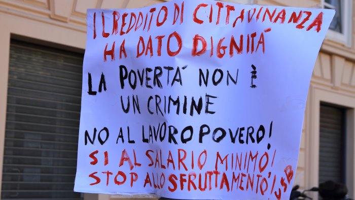 rdc in campania oltre 36mila sospensioni cgil a rischio anche assegno unico