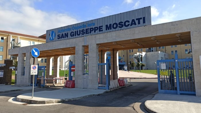 accoltellato da ubriaco durante una lite dimesso dall ospedale 47enne