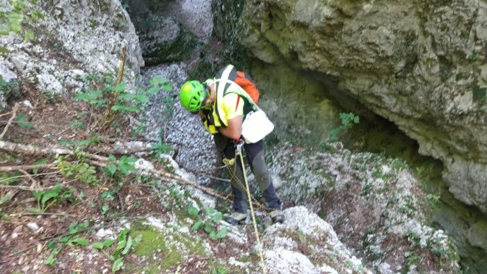 precipitata nel dirupo del ponte tibetano nuovo sopralluogo dei soccorritori