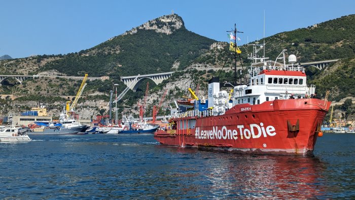 soccorsi multipli in mare fermo amministrativo per la nave ong a salerno