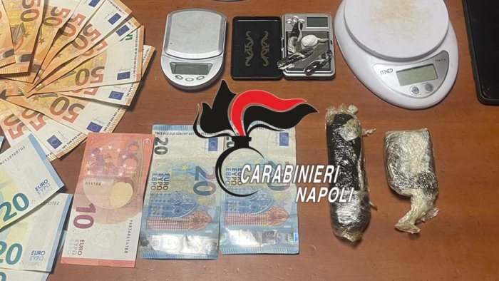 droga e spaccio carabinieri arrestano un 19enne a monte di procida