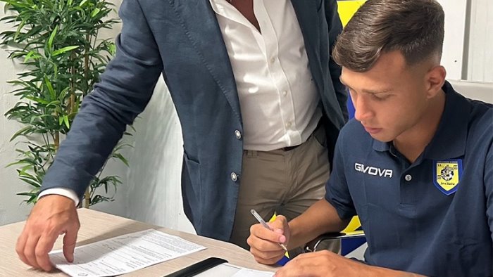 juve stabia picardi ha firmato il primo contratto da professionista