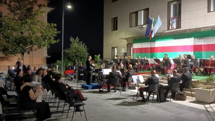 cesinali grande successo per il concerto della fanfara dei carabinieri