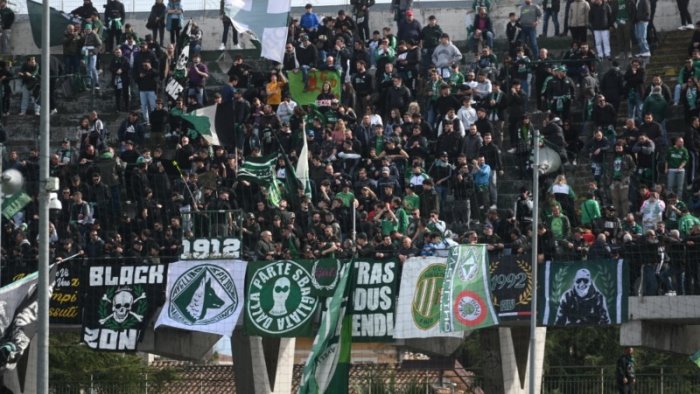 avellino il messaggio della curva sud verso la prossima stagione