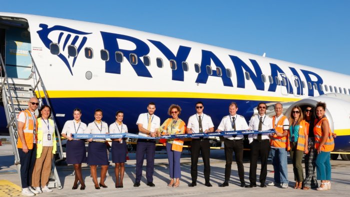 aeroporto salerno un altro passo avanti ecco il primo volo ryanair